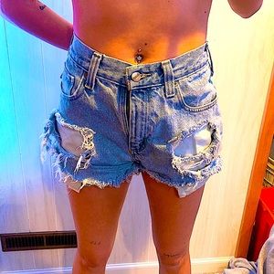 DISTRESSED CARHARTT BOOTY SHORTS